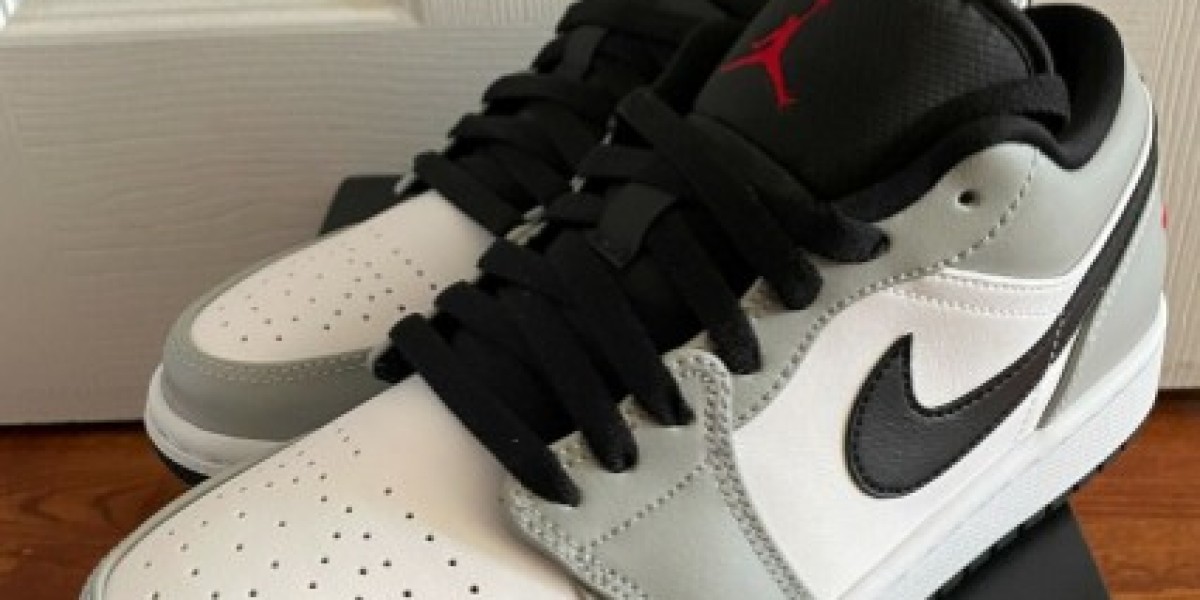"Light Smoke Grey" Air Jordan 1 Low: Iconic Sneaker